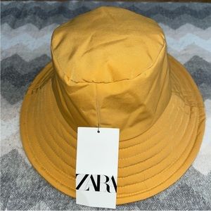 Zara bucket hat